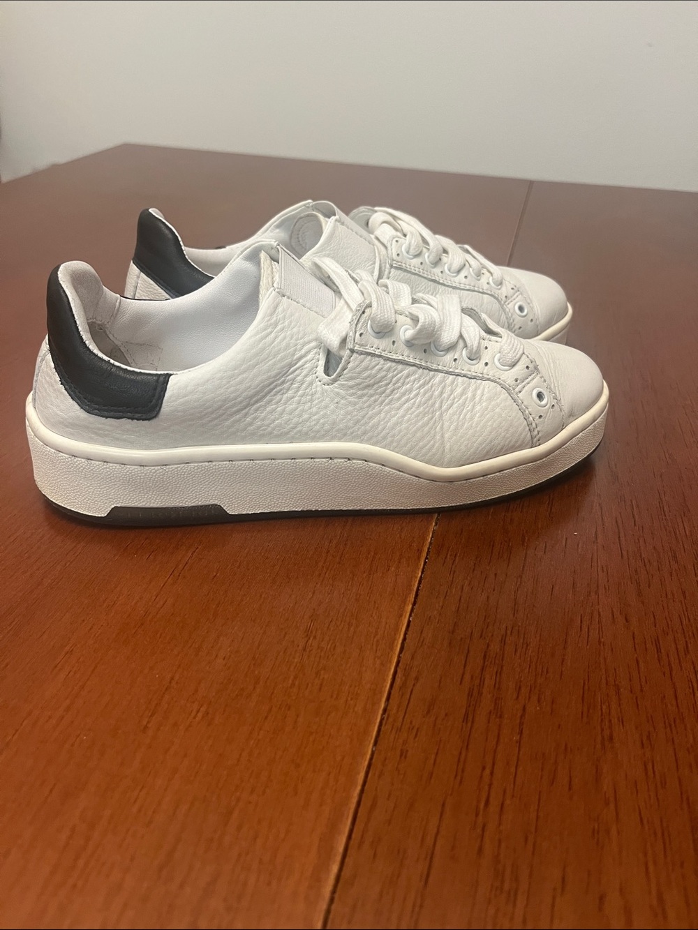 Robert Clergerie Gin white sneakers Size 6 us